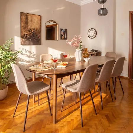 Tsimski Grand Appartement *